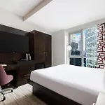 Hilton Garden Inn Times Square Central
